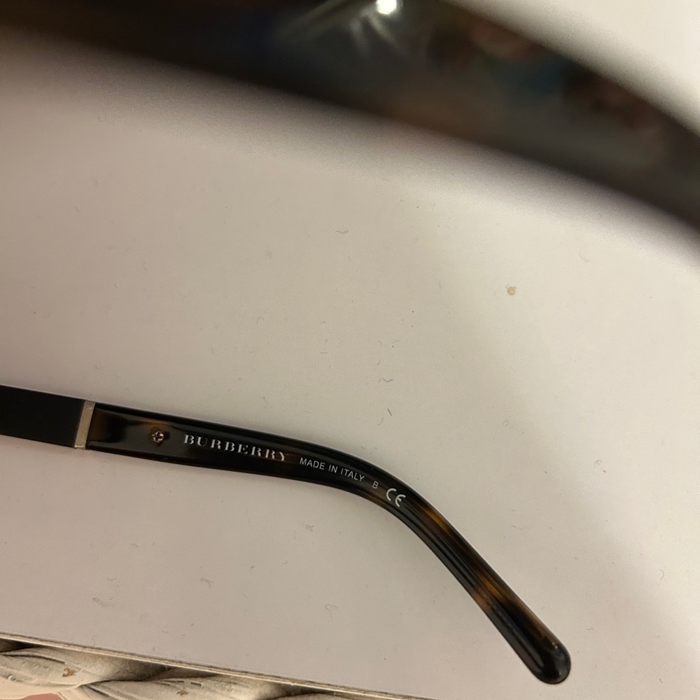 Burberry Tortoiseshell Frame Sunglasses with Brown Gradient Lenses - Picture 3 of 4